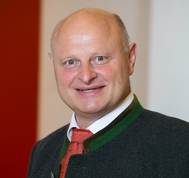 Gustino Stroh: Neue Schweine-Stallorder