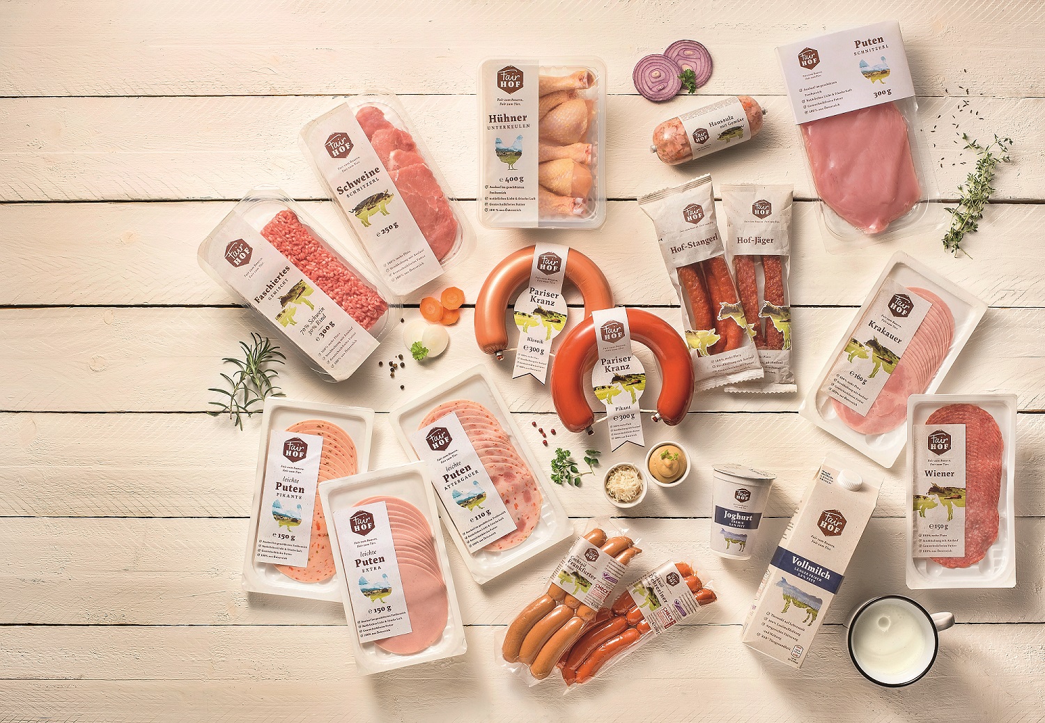 HOFER hebt Standards bei Tierwohl-Haltungsformen