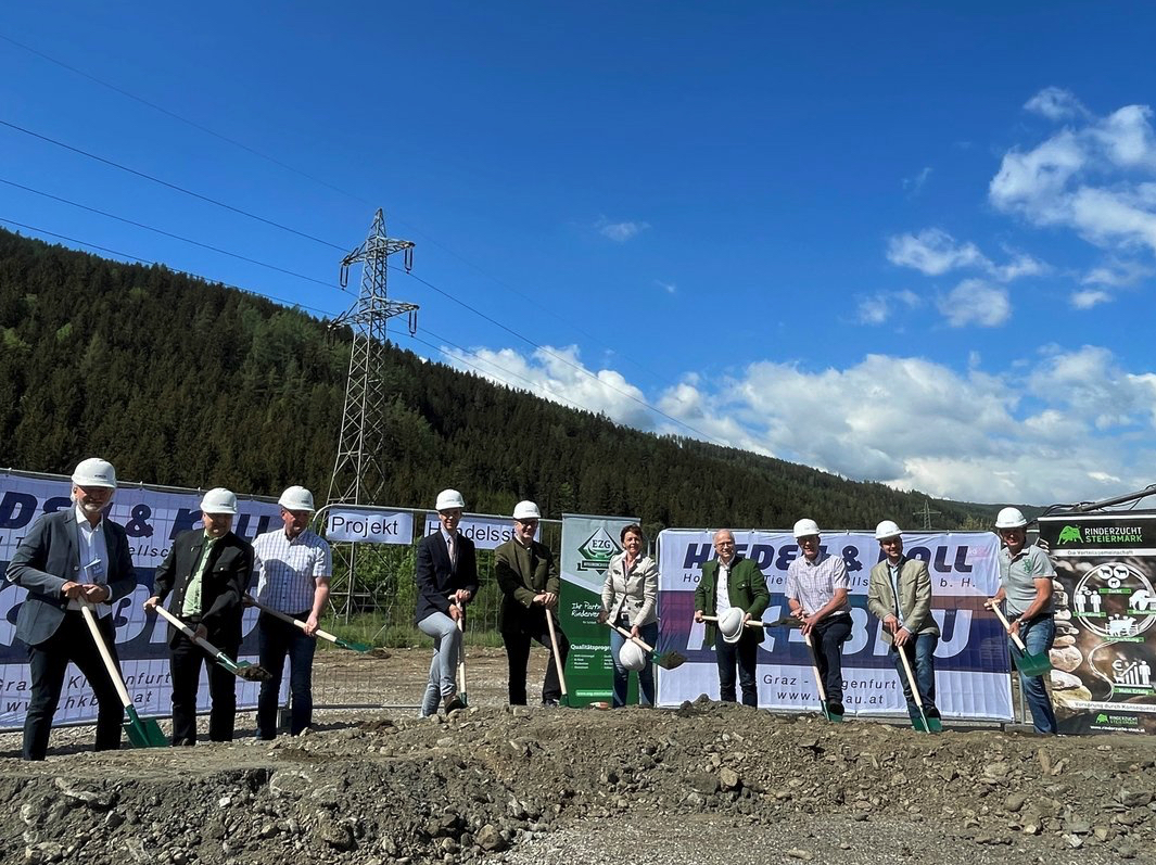 Startschuss zum weiteren Ausbau des Rinderzuchtzentrums in Traboch