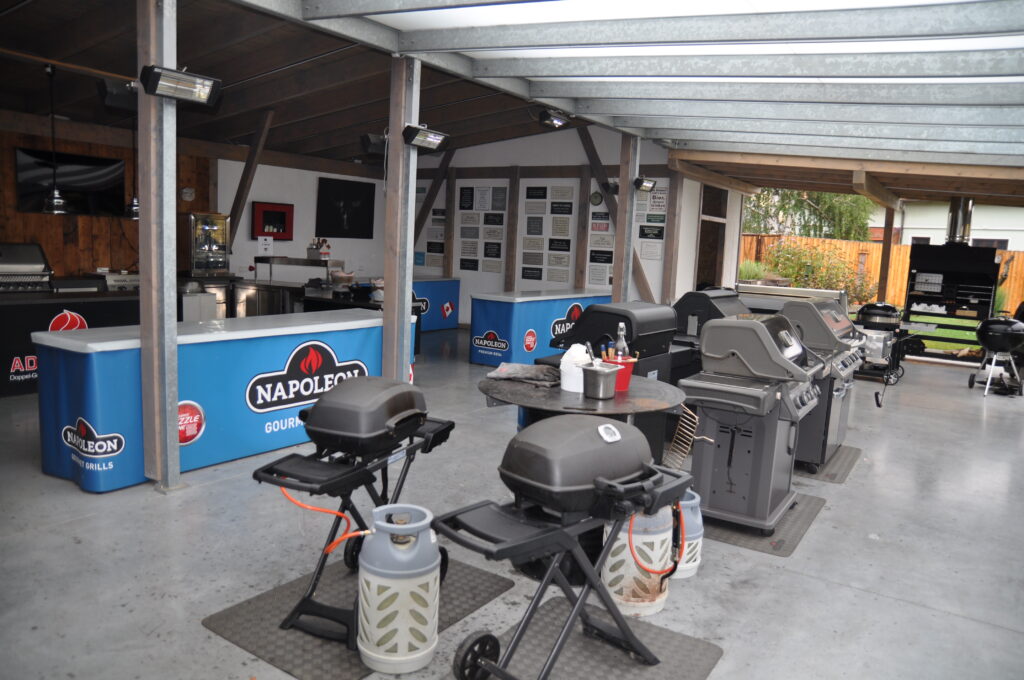Die Grillschule Adi Matzeks fungiert auch als Napoleon-Store und führt alle Grills der kanadischen Marke.