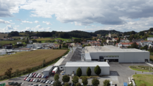 Drohnenaufnahme LOIDL Werk – geballte Technik Copyright: Marcher Fleischwerke / qstall