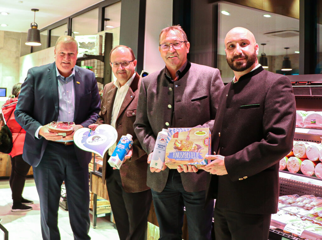 Freuen sich über die gelungene Eröffnung (v.l.): Franz Tremschnig, Geschäftsführer von KARNERTA, Helmut Petschar, Geschäftsführer der Kärntnermilch, Albert Petschar, Obmann der Kärntnermilch und Clemens Lacher, Geschäftsführer KARNERTA. 