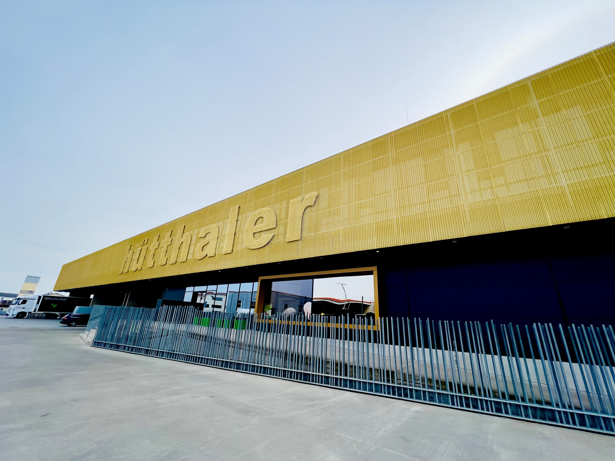 Hütthaler erweitert Zerlegung: Tierwohl im Fokus