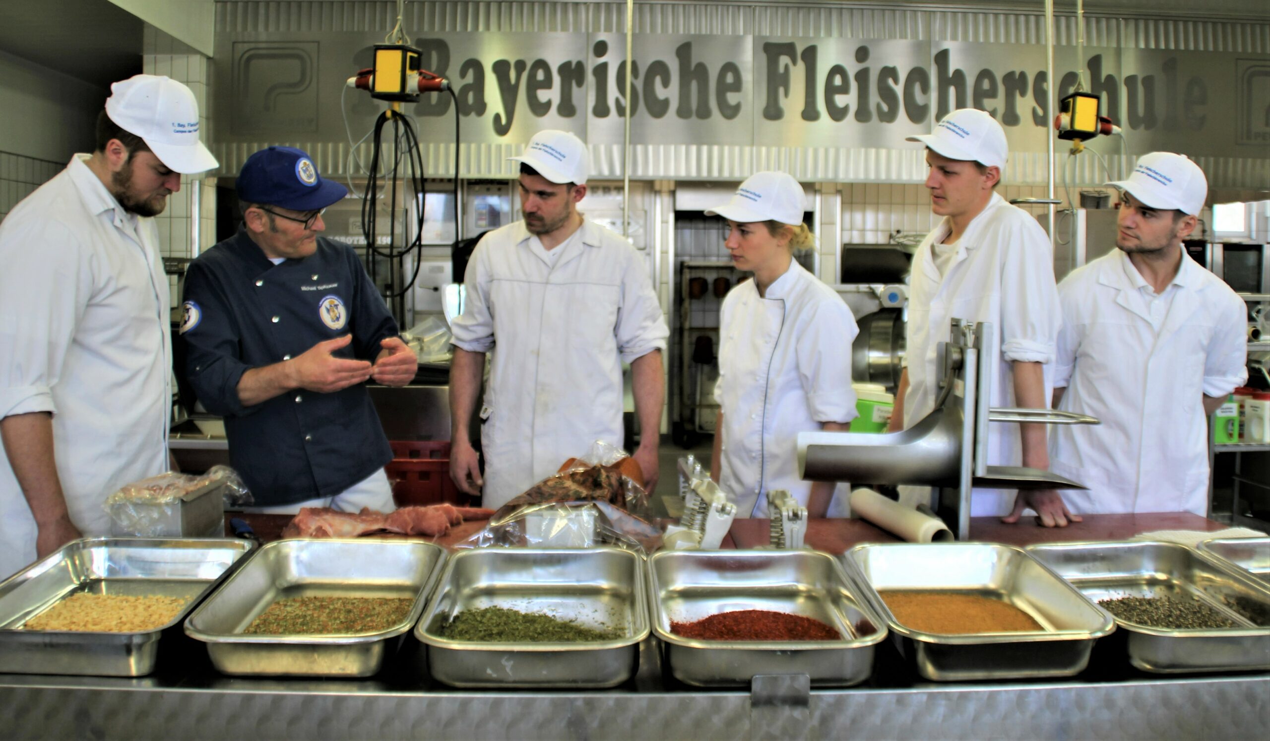 1. Bayerische Fleischerschule Landshut: Höchste Bildungsqualität für die Metzger-Community in Österreich