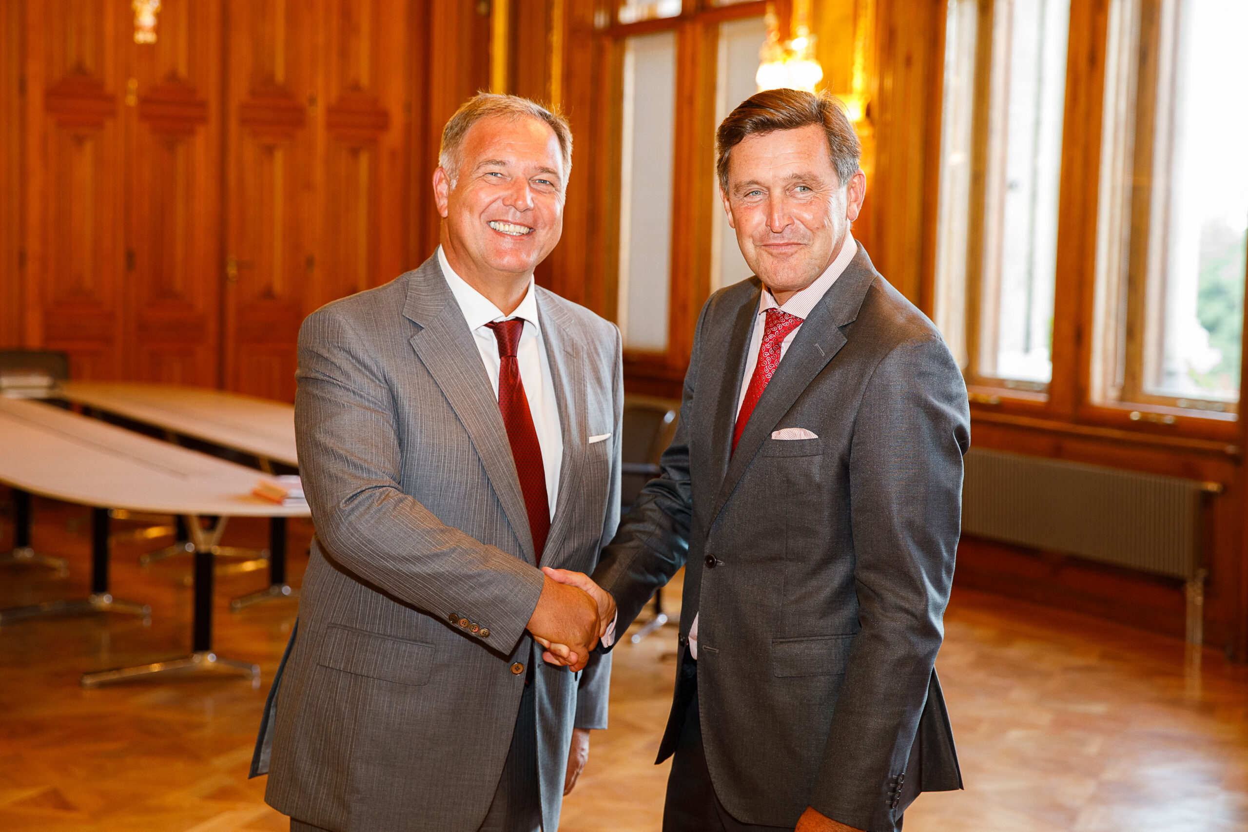 WKW-Präsident Walter Ruck und Stadtrat Peter Hanke beschliessen neue Ausbildung