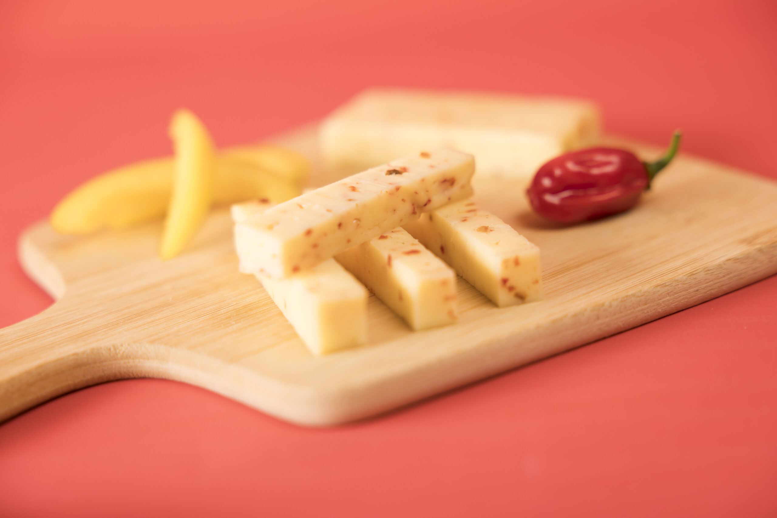 Erlebnissennerei Zillertal enthüllt scharfen Heumilchkäse: Chili-Paprika Genuss-Erlebnis