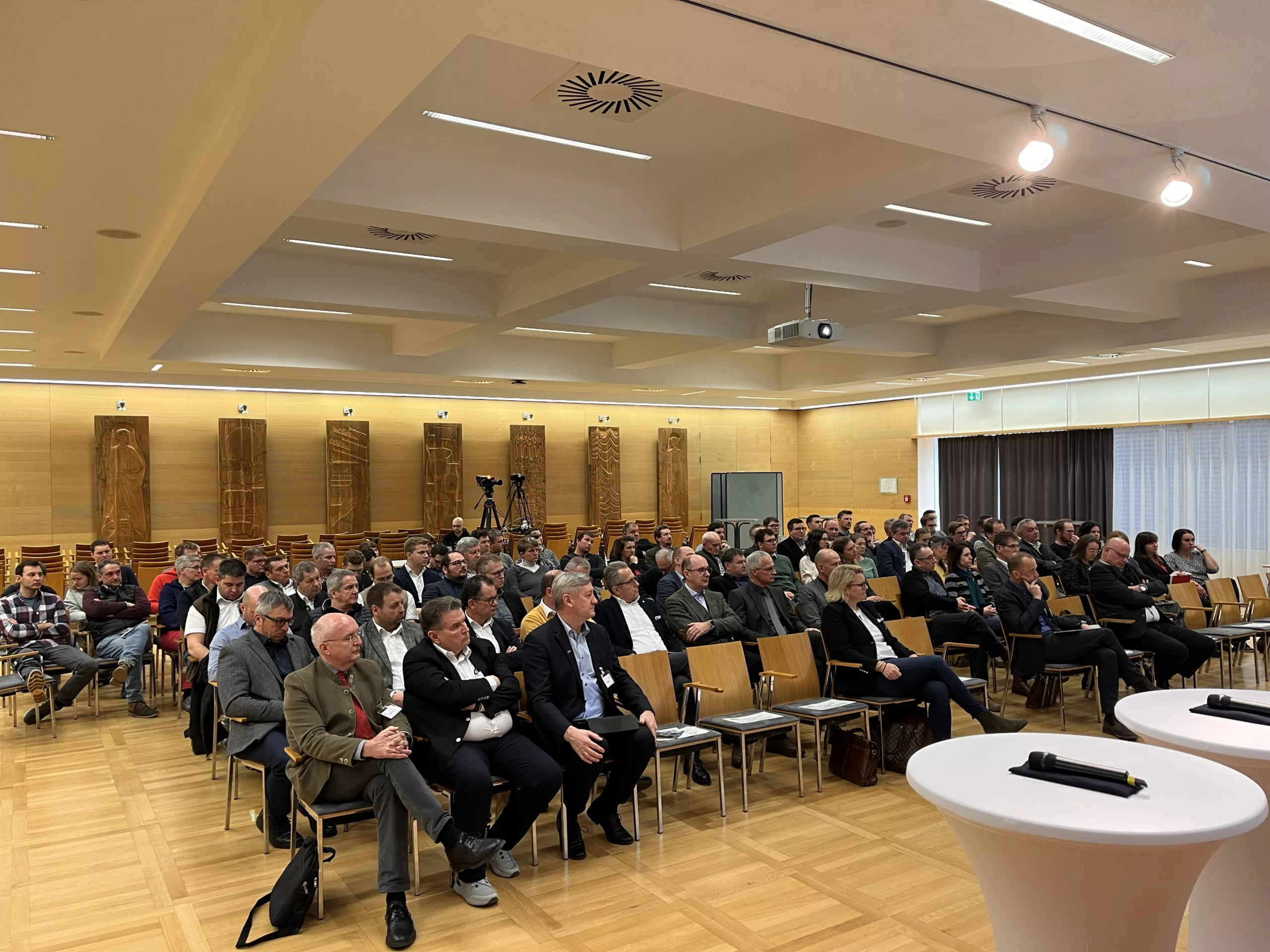 Schweinehaltung: drei Säulen der Nachhaltigkeit unter einen Hut bringen