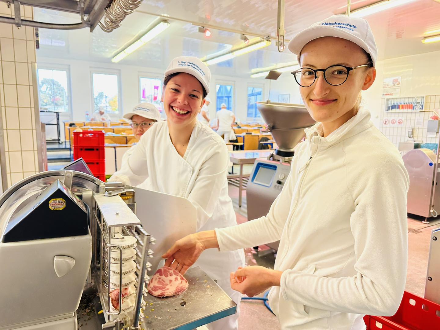1. Bayerische Fleischerschule Landshut: Quereinsteiger nachhaltig weiter qualifizieren