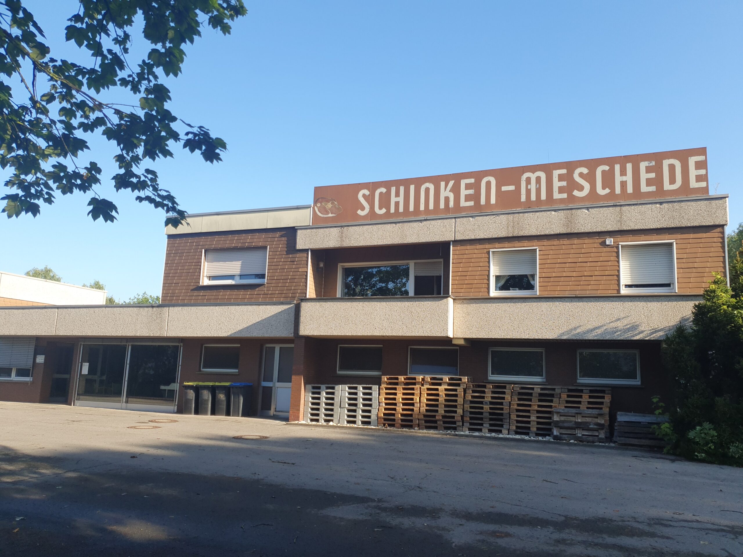 Bessere Abwärmenutzung in Schinkenräucherei mit der Exergiermaschine