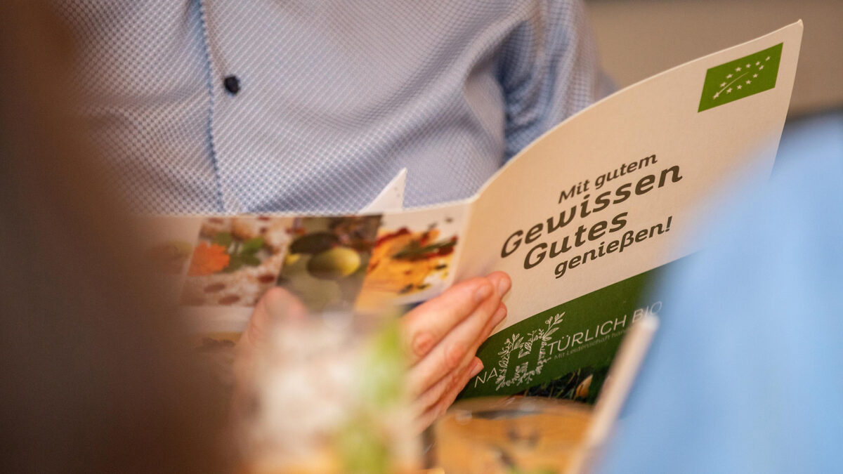 Tierwohl auf dem Teller: Junge Österreicher fordern mehr Transparenz