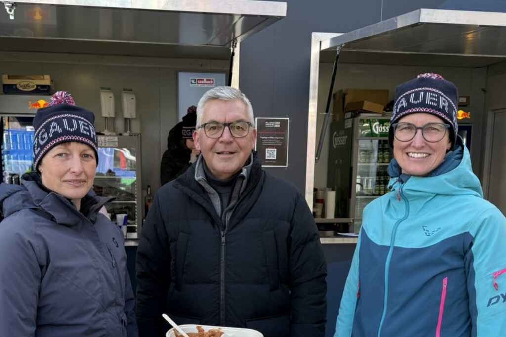 Genuss und Stimmung: Salzburger Delikatessen bei Ski-WM rocken die Fanmeile!