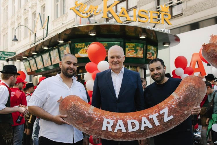 Käsekrainer-Feier in Wien: So feiert Österreich seine beliebteste Grillwurst