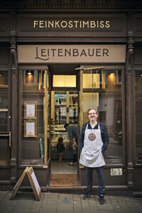 Georg Leitenbauer hat „Wurstkultur” und war der Brarwurst-Tester. © Hans Schubert