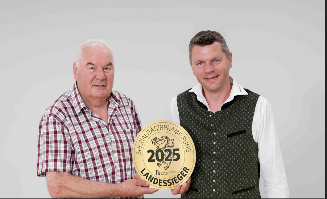 Gernot und Rupert Stoff vom Buschenschank Stoff aus Fresing / Kitzeck siegten in der Kategorie Karreespeck. © LK Steiermark / Kristoferitsch